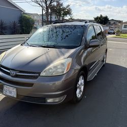 2005 Toyota Sienna XLE Limited
