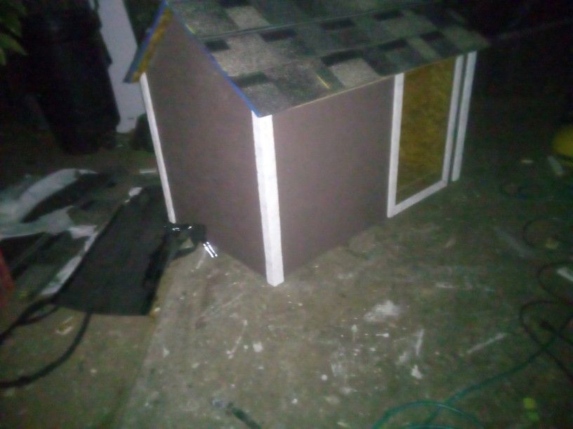 Large Dog House Fits 2 Big Dogs