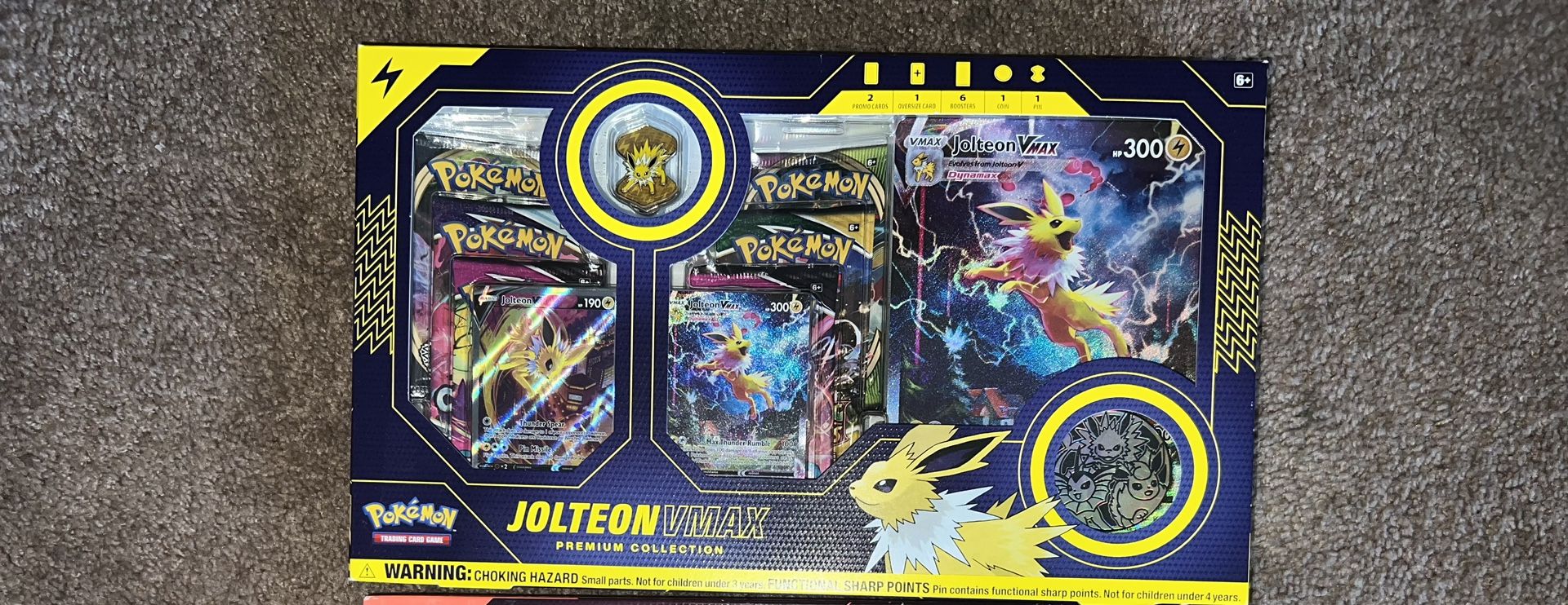 Pokemon Jolteon VMax Box