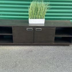 Nice Long Dark Brown TV Stand ( Will Hold Up To Most 75" TVs )