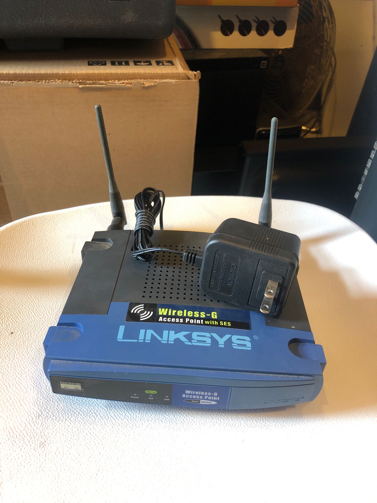 Linksys Wireless-G Access Point WAP54G - Wireless access point - 100Mb LAN - Wi-Fi - 2.4 GHz