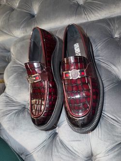 Men’s Burgundy Croc-Embossed Luxury Loafers – Brand New – $225 size (9.5)