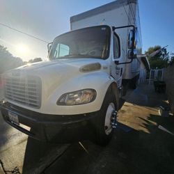 2015 Frightliner Box truck