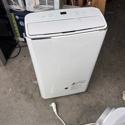 GE - 550 Sq. Ft. 14,000 BTU Portable Air Conditioner