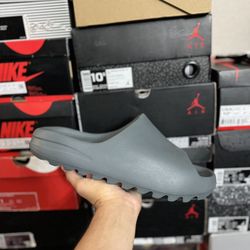 Adidas Yeezy Slate Marine Slide size 13 VNDS