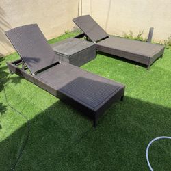 Lounge Chairs Plus Table 