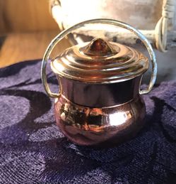 Vintage ~ Avon ~ 1976-1977 “Hearthside Cream Sachet