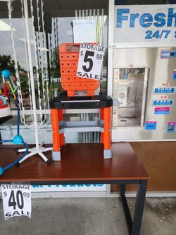 Mesita De Trabajo BLACK + DECKER 