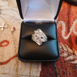 Ladies 10k Yellow Gold Ring With Real Diamonds 
