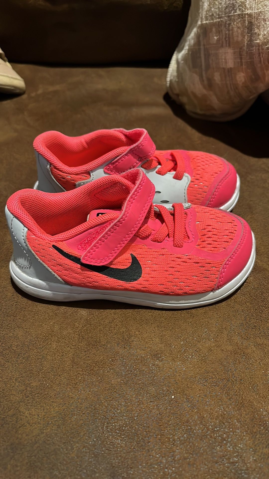 Toddler Girls Nike Shoes Size 8 for Sale in Fresno, CA OfferUp