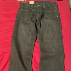 Brand New Levi Jeans 32/30