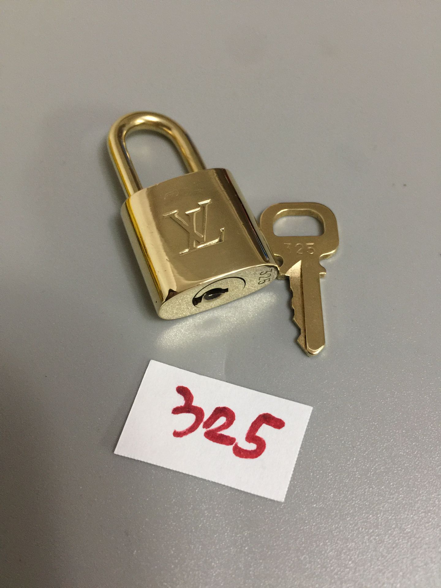 Louis Vuitton Locks- No Key for Sale in Irving, TX - OfferUp