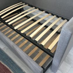 Emerson Daybed With Trundle  Great Condition 