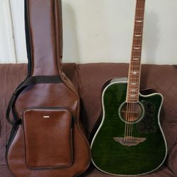 KEITH URBAN PLAYER COLLECTION ACOUSTIC GUITAR MADE IN USA IN GREEN COLOR WITH CARRYING CASE. 