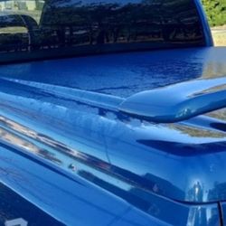 Dakota 2006 5ft hard bed cover very good cond