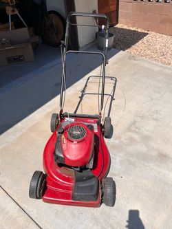 Briggs & Stratton Gas Self-propelled Lawnmower
