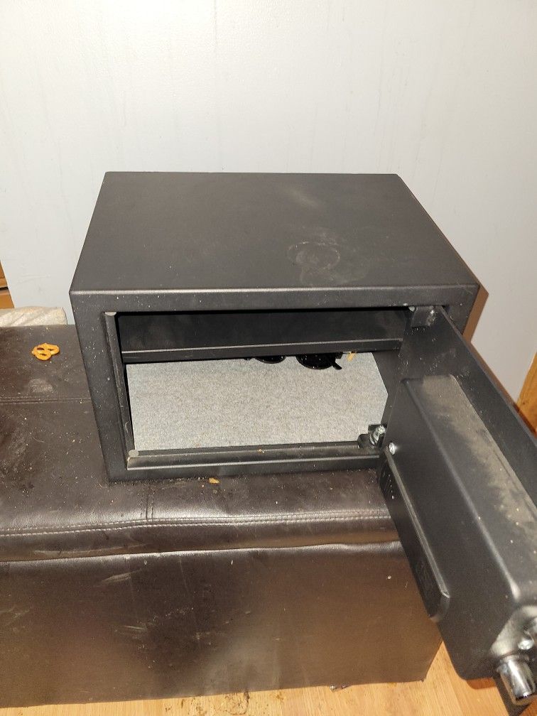 Finger Print Safe With 2 Keys