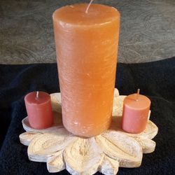 🔥 ONLY $20!! EXX FLAWLESS CONDITION SCENTED PILLAR CANDLES WITH WOOD FLOWER HOLDER BASE