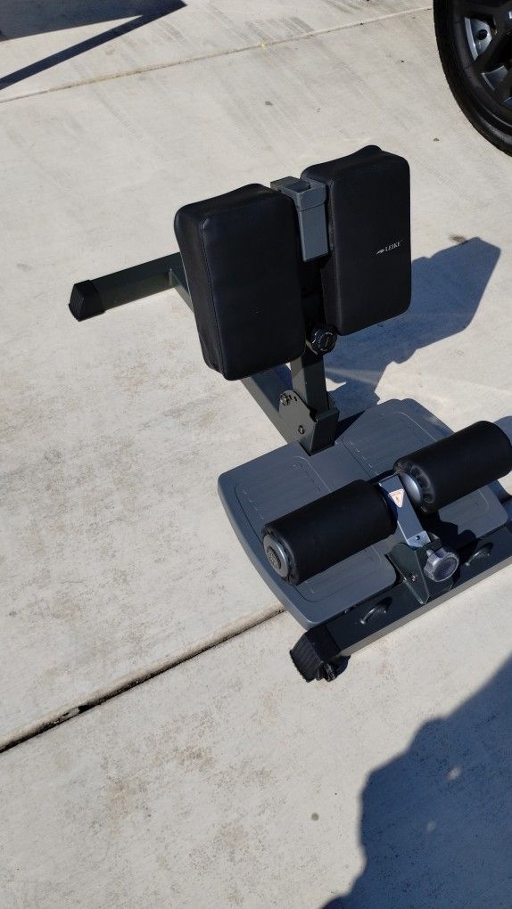 Leike fitness Sissy Squat Machine