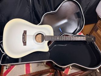 Alvarez DY56 Acoustic Electric Guitar w Case