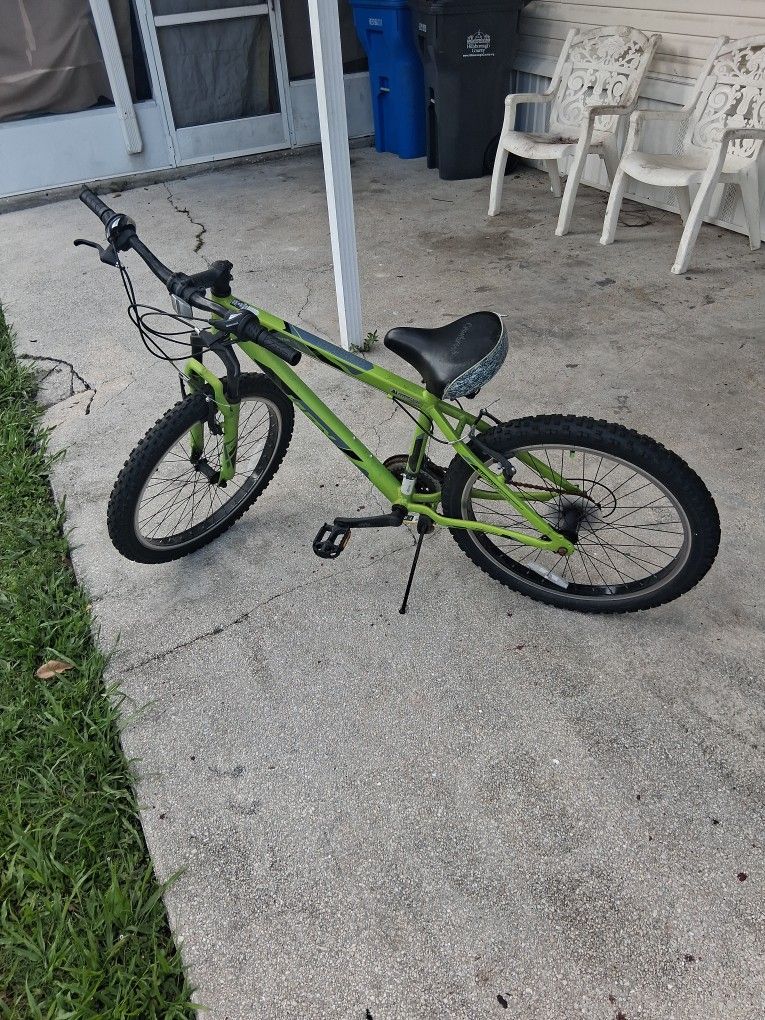 HUFFY TEKTON Trail Bike(I Have Original Seat For It)