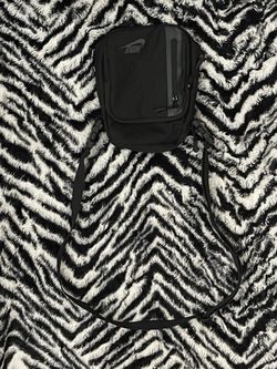 Nike Elemental Premium Crossbody Bag