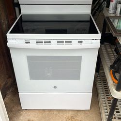 White GE Range