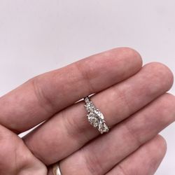 3 Diamonds Ring (1.65 C.t) Natural Certified!