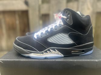 Jordan 5 Black Metallic Reimagined Size 11.5