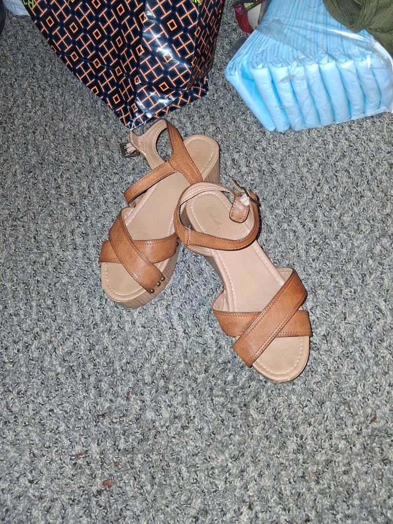 Shoes Shoes