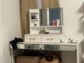 Makeup Vanity And Table Top Vanity