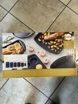 Wilton Baking Set