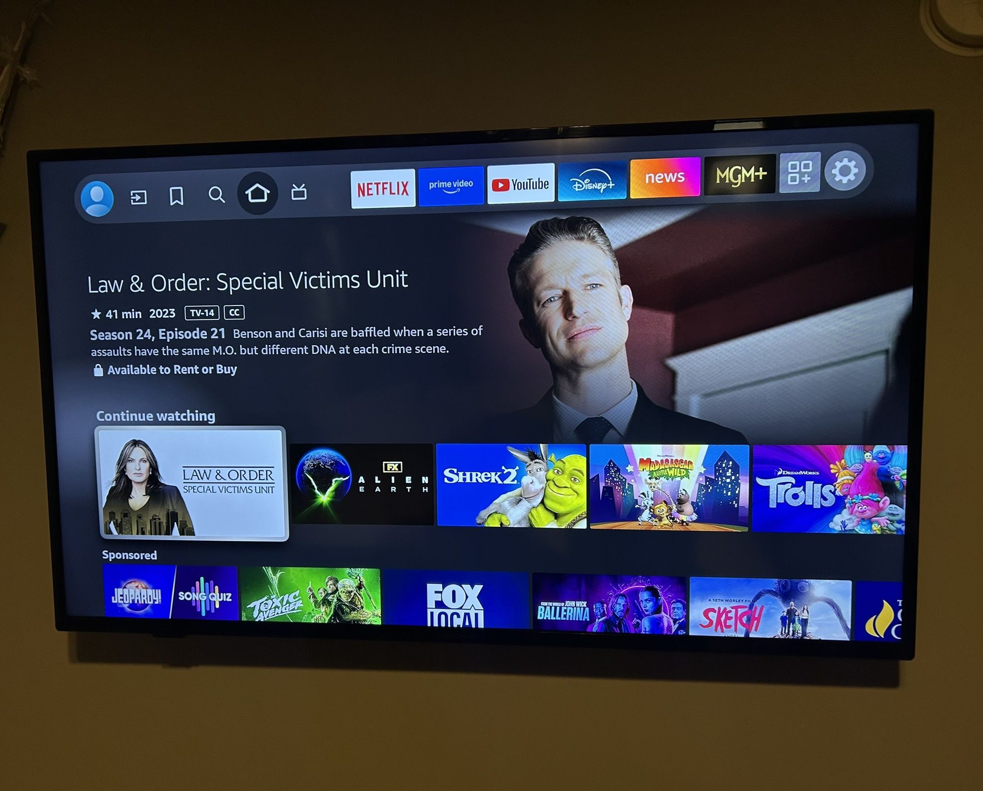 Insignia 50” Tv & Sound Bar