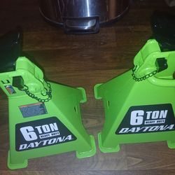 6 Ton Daytona Jack stands. Out of box. Never used