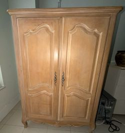Ethan Allen, French provincial wood armor entertainment center Ethan Allen, French provincial wood armor entertainment center