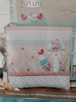 Crib bedding set