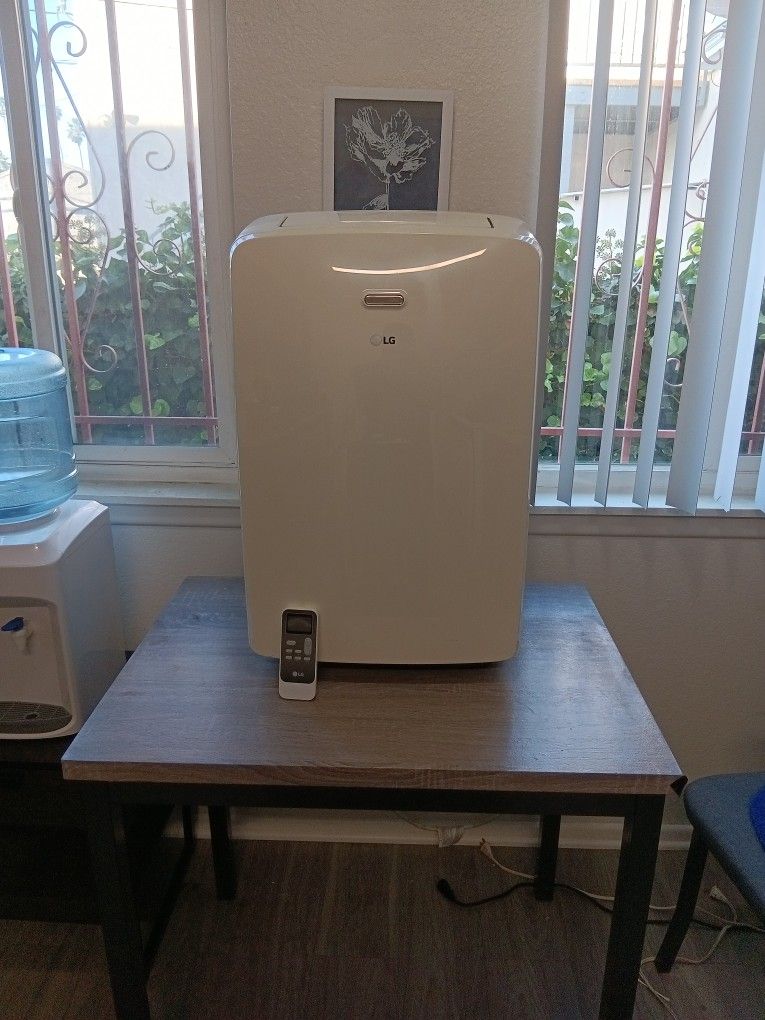 Air Conditioner with Dehumidifier