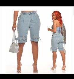 Light Wash Denim Bermuda Shorts with Rhinestone Buckle Detail Sz. M