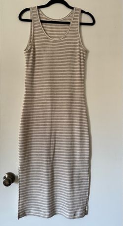 Sleeveless dress