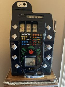 1939 Mills Slot Machine Diamond front