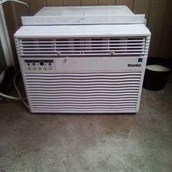 Danny Air Conditioner Works Great