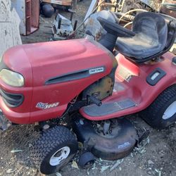 Craftsman DLT 3000 Riding Lawn mower 