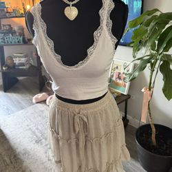 whole outfit $25 - women’s size medium 