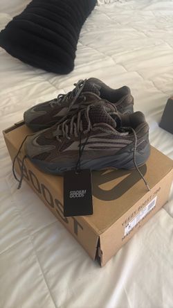 Yeezy boost 700 V2