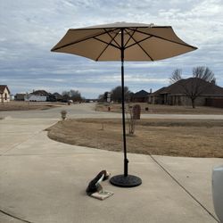 Cast Iron Base 35 Lbs And 7.5 UMBRELLA..excelente Condition 