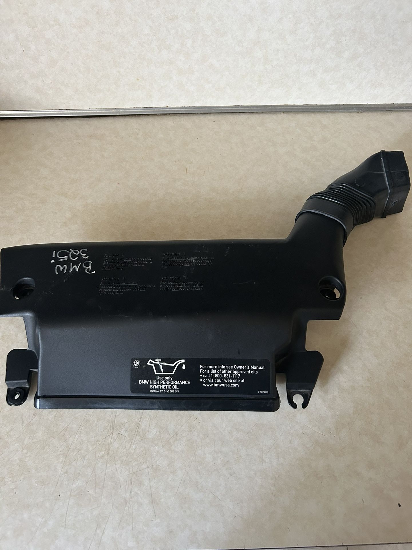 BMW 325i Air Intake Manifold Cover