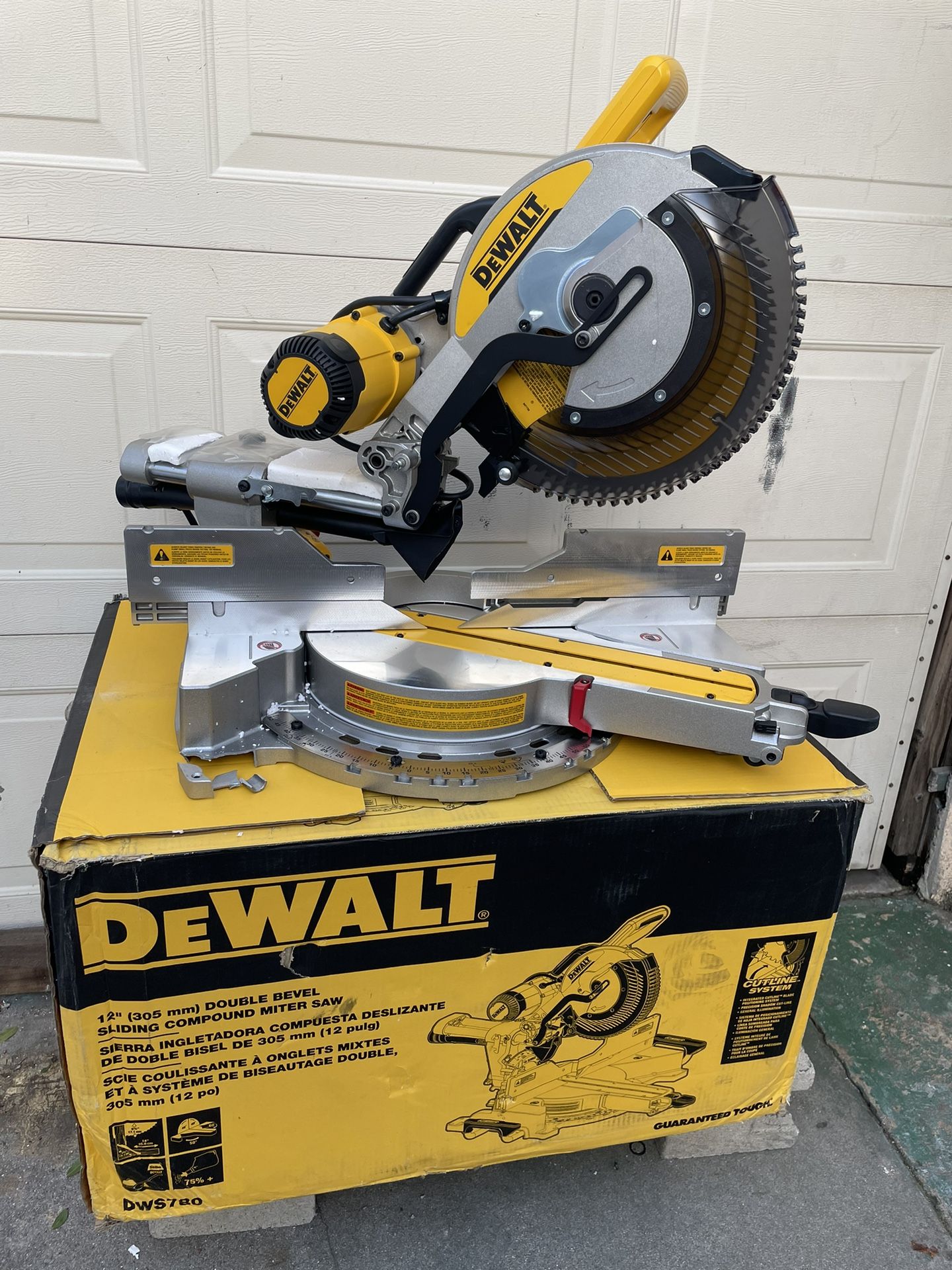 DEWALT 15 Amp Corded 12 in. Double Bevel Sliding Compound Miter Saw