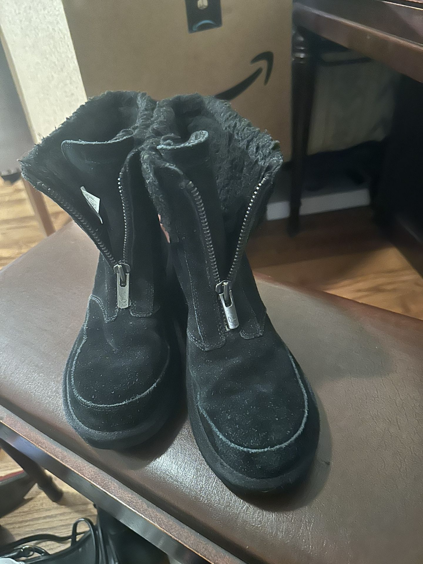 Size 8 Winter Boots Kookaburra 