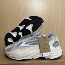 Adidas Yeezy Boost 700 V2 Static EF2829 Size 7.5 Brand New