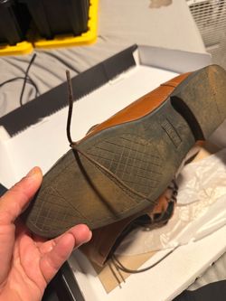 Men’s tan dress shoe 10